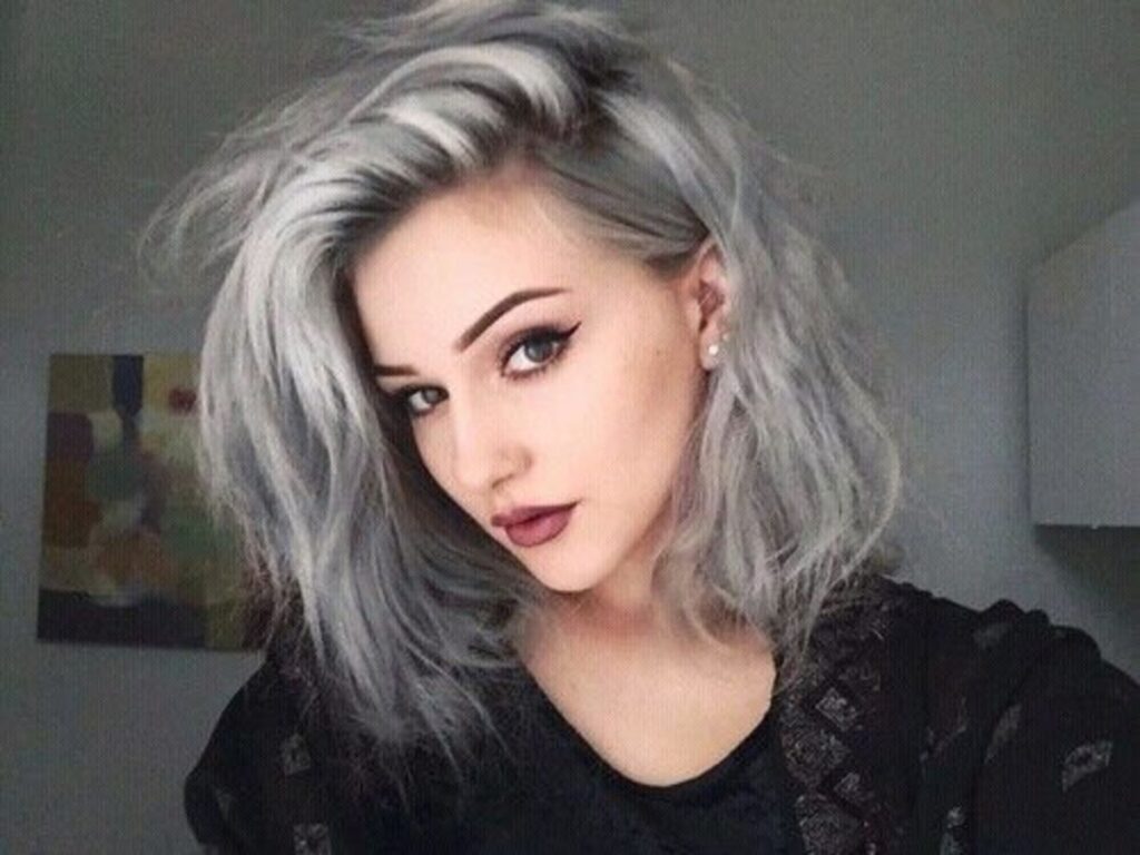 Capelli grigi che non invecchiano: ecco come