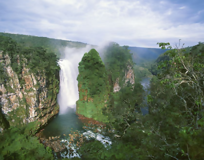 Cascate nel parco nazionale Noel Kempff Mercado in Bolivia