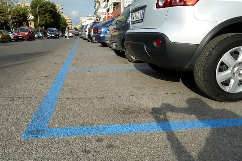 Strisce blu a Roma: come risparmiare sul parcheggio